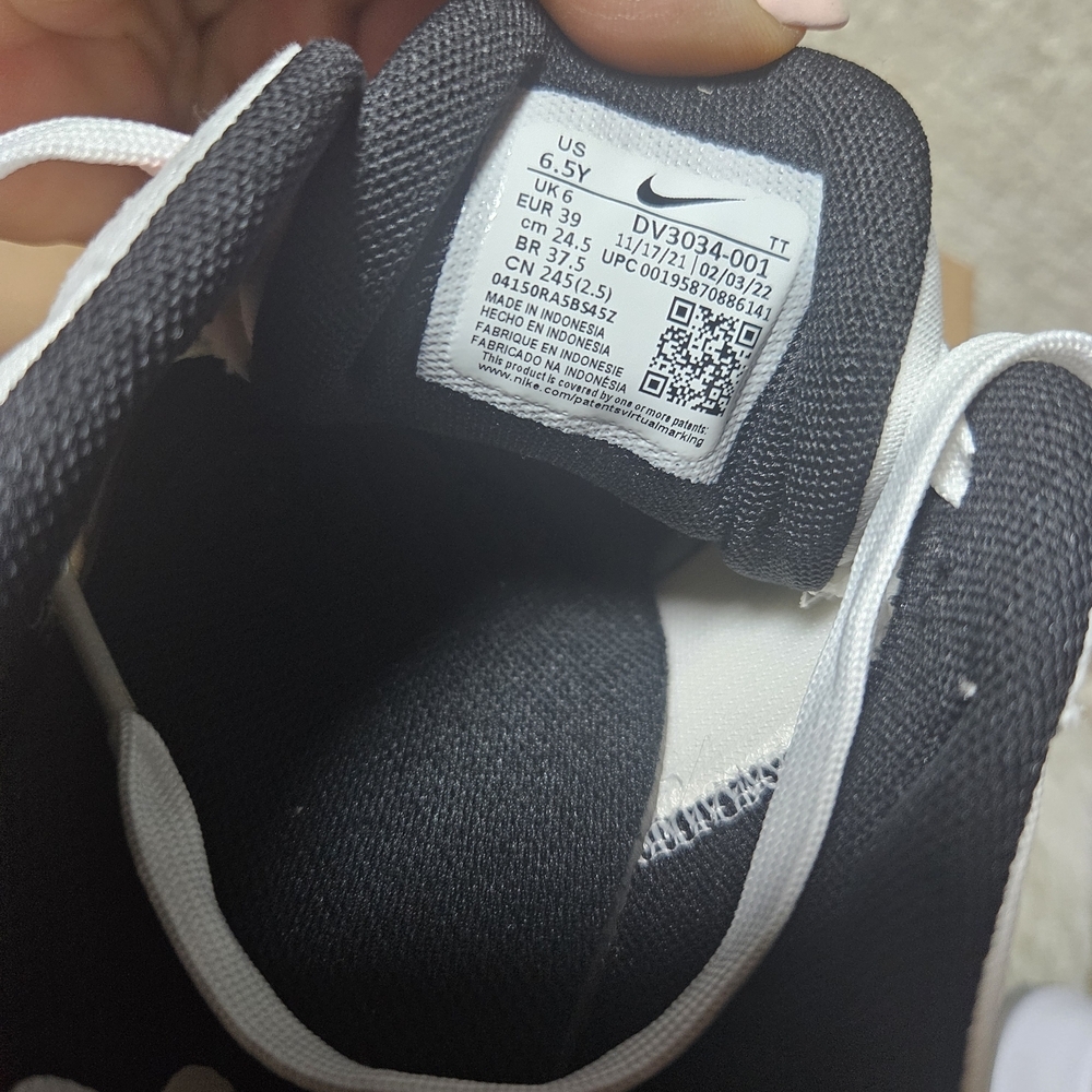 Nike Air Max with Black and Pink Accents - Picture 6 of 8